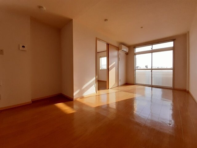 物件内観写真9　(リビングです)