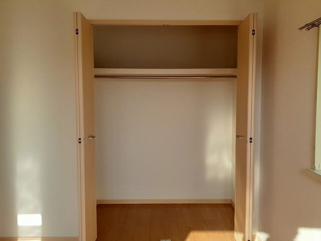 物件内観写真17　(大きなスペースがあり、収納には困りません)