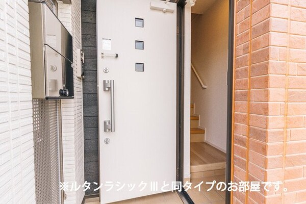 玄関(収納もある玄関です)