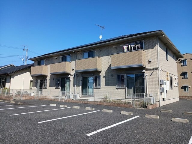 物件外観写真1　(きれいな外観です)