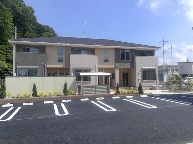 物件外観写真1　(外観もきれいです)