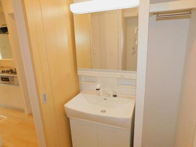 物件内観写真14　(コンパクトで使いやすい洗面所)