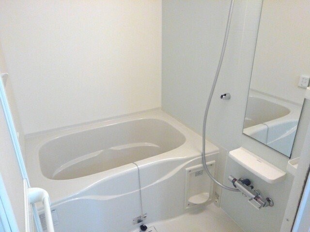 物件内観写真11　(落ち着いた空間のお風呂です)