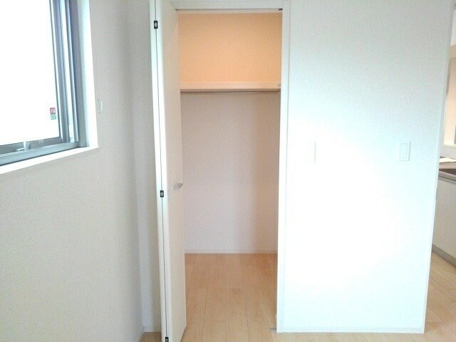 物件内観写真15　(収納スペース豊富です)