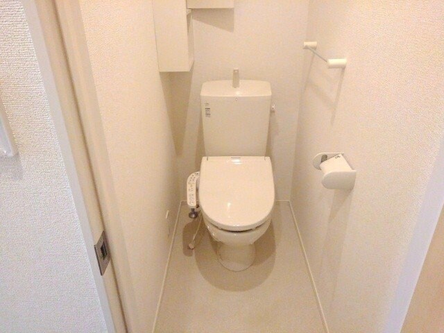 物件内観写真16　(コンパクトで使いやすいトイレです)