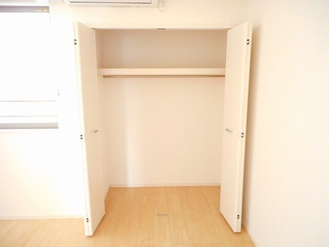 物件内観写真15　(大きなスペースがあり、収納には困りません)