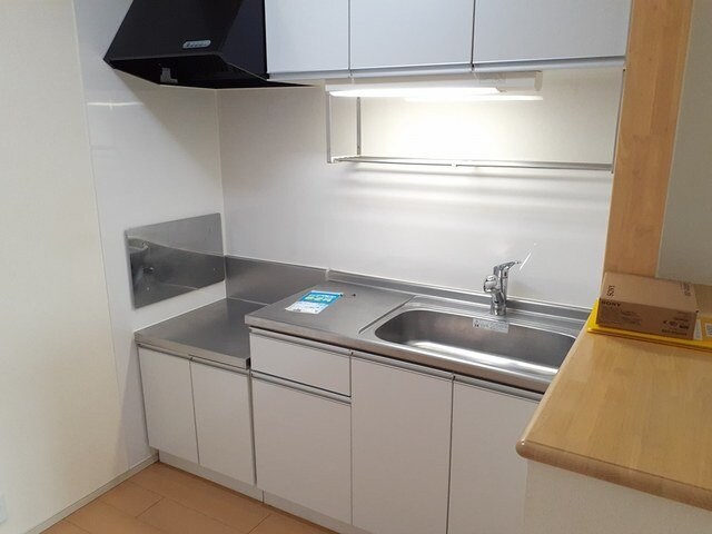 物件内観写真10　(コンパクトなキッチンで掃除もラクラク)