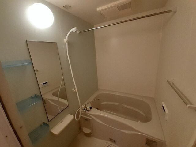 物件内観写真11　(お風呂で日々の疲れを落としましょう)