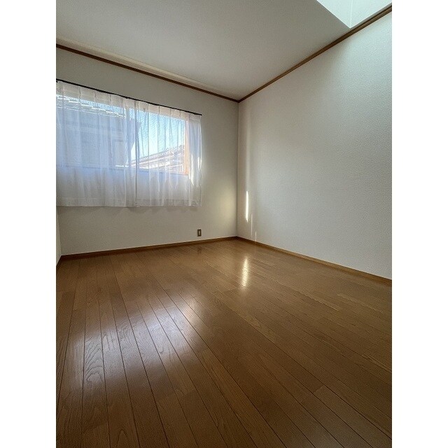 物件内観写真5　(明るい室内です)