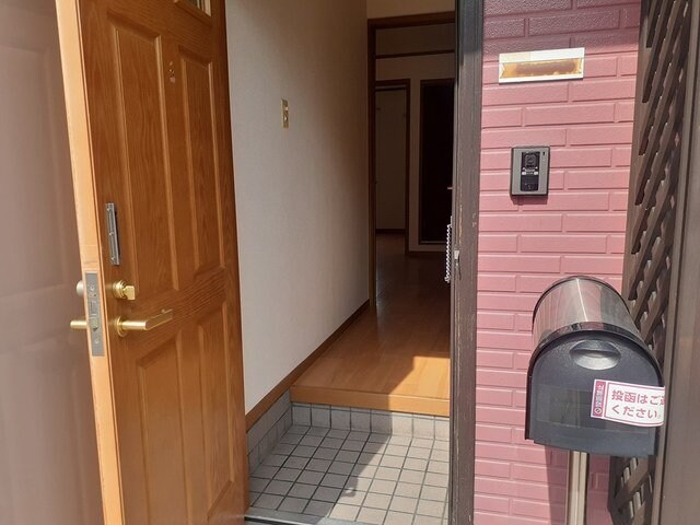 物件内観写真17　(落ち着いた玄関です)