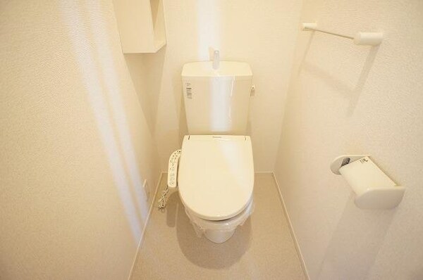 トイレ(コンパクトで使いやすいトイレです)