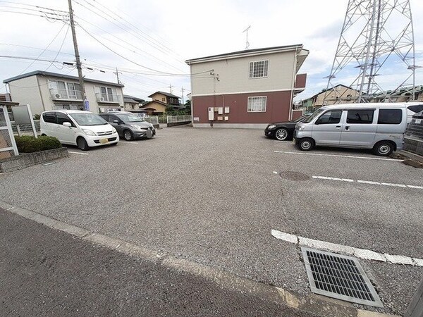 駐車場(駐車スペースもあります)