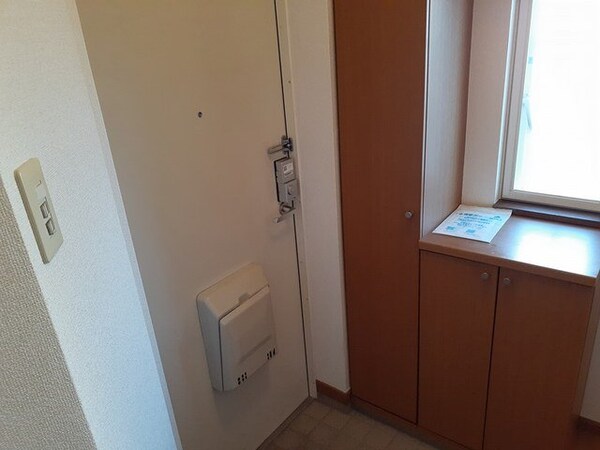 玄関(シンプルで使いやすい玄関です)