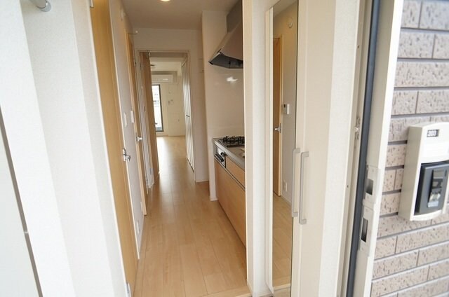 物件内観写真9　(シンプルで使いやすい玄関です)