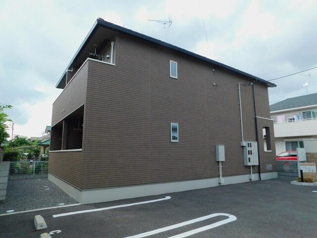 物件外観写真1　(きれいな外観です)