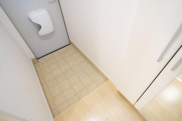 物件内観写真9　(きれいな玄関です)