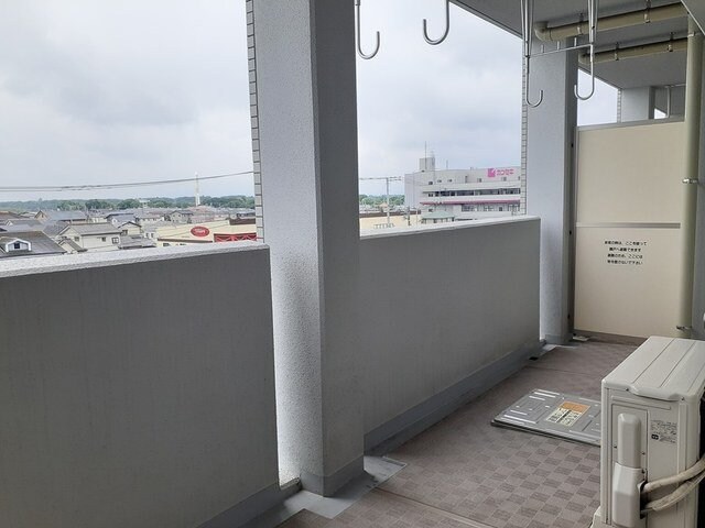 物件内観写真19　(落ち着いた時間を過ごせるバルコニーです)