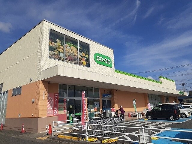 物件外観写真3　(コープ鶴田店まで190m)