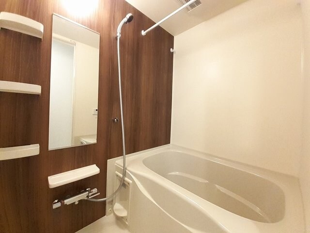 物件内観写真11　(日々の暮らしに欠かせないお風呂です)
