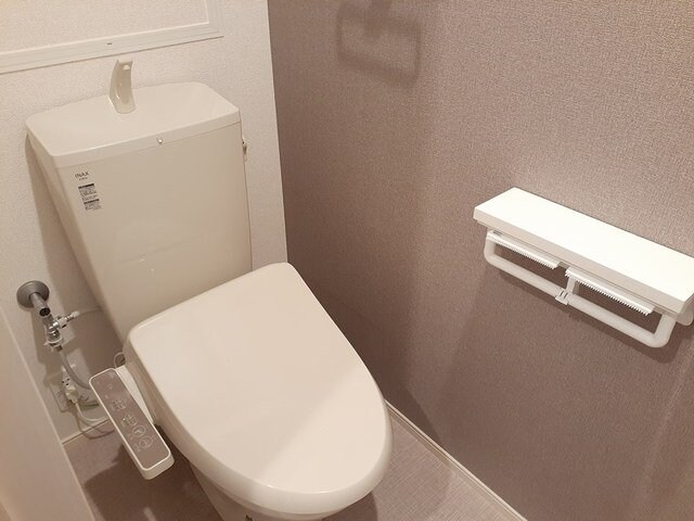 物件内観写真13　(コンパクトで使いやすいトイレです)