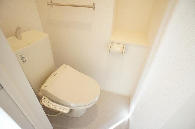 物件内観写真15　(シンプルで使いやすいトイレです)