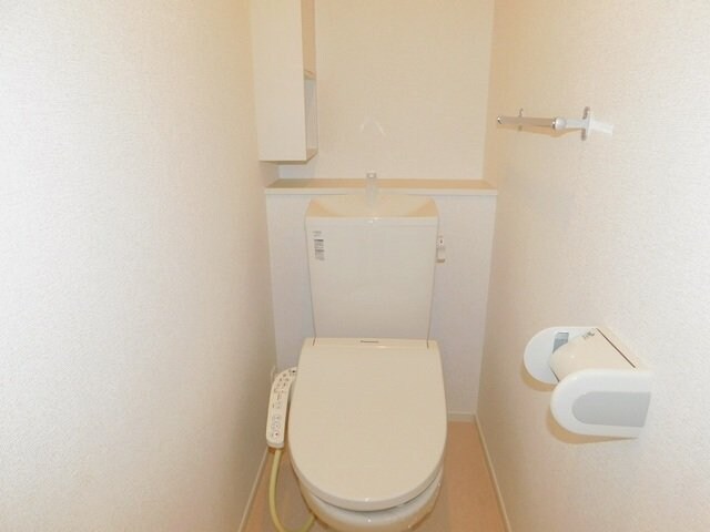 物件内観写真17　(コンパクトで使いやすいトイレです)