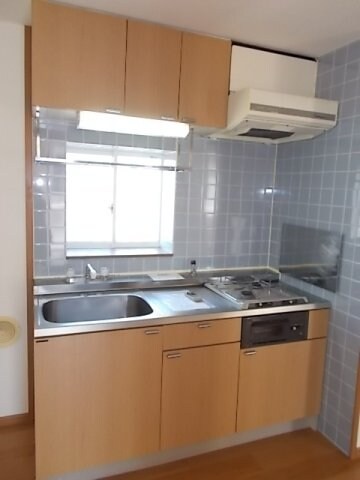 物件内観写真9　(コンパクトなキッチンで掃除もラクラク)