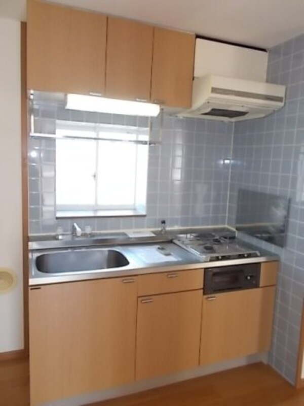 キッチン(コンパクトなキッチンで掃除もラクラク)