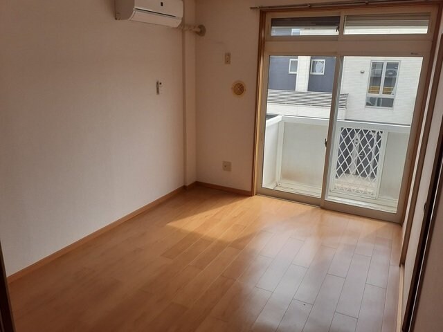 物件内観写真9　(居間です)