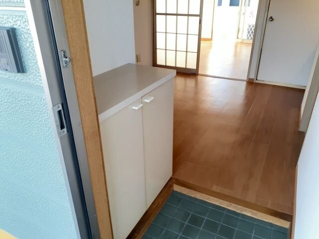 物件内観写真14　(明るい玄関です)