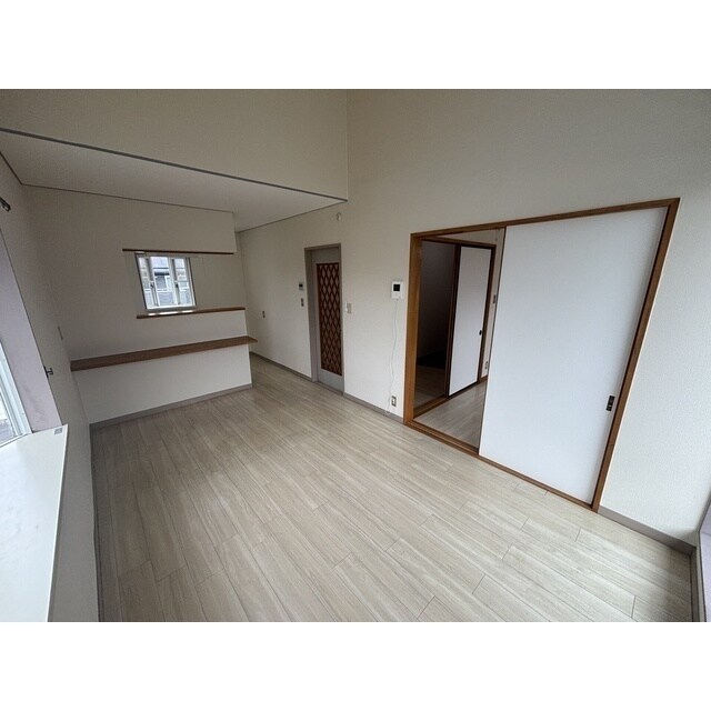 物件内観写真7　(ゆったり過ごせる居間です)