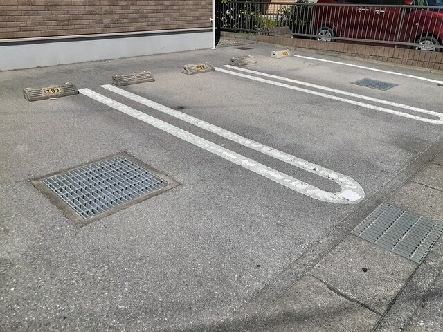 物件外観写真2　(カースペースがあります)