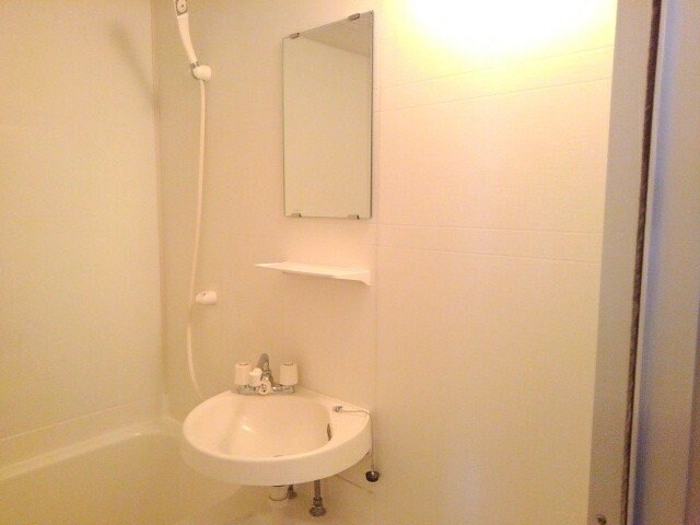 物件内観写真13　(スペースが確保できる洗面所です)