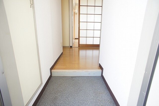 物件内観写真17　(きれいな玄関です)