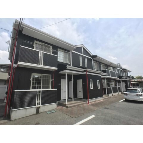 物件外観写真1　(外観もきれいです)