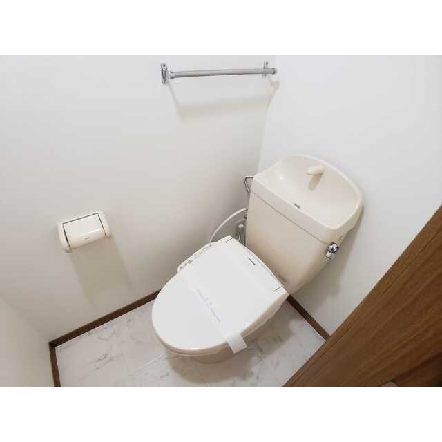 物件内観写真11　(清潔感のあるトイレです)