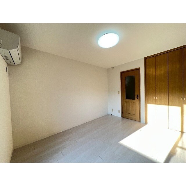 物件内観写真6　(ゆったり過ごせるリビングです)