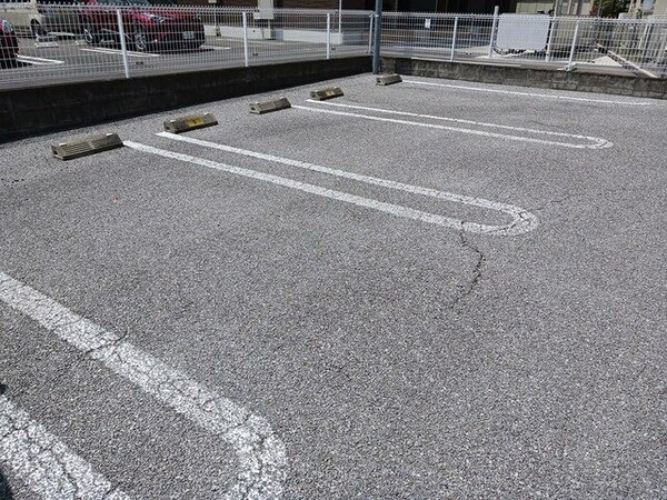 駐車場(駐車スペースもあります)