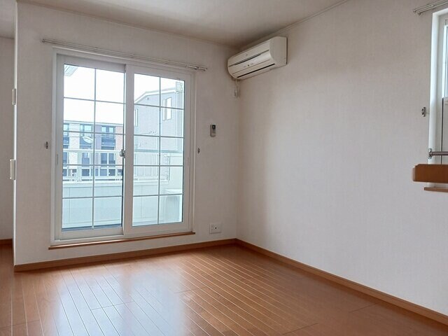 物件内観写真9　(おしゃれなリビングです)