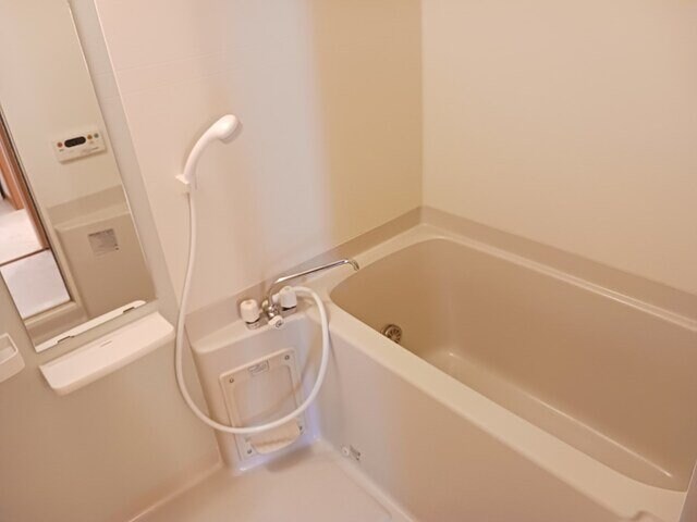 物件内観写真11　(お風呂で日々の疲れを落としましょう)