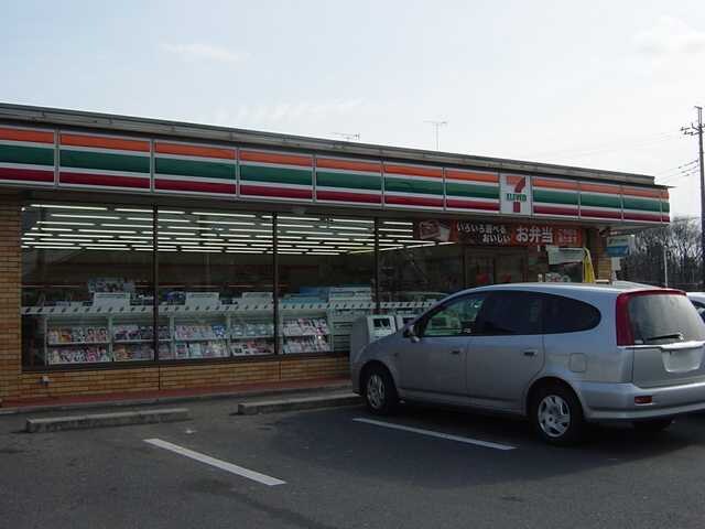 物件外観写真8　(セブンイレブン宇都宮インターパーク店まで400ｍ)