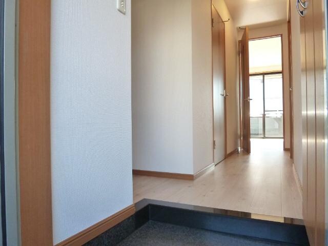 物件内観写真28　(玄関)
