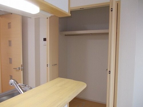 物件内観写真15　(収納のためのスペースです)