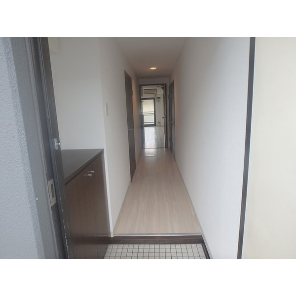 玄関(シンプルで使いやすい玄関です)