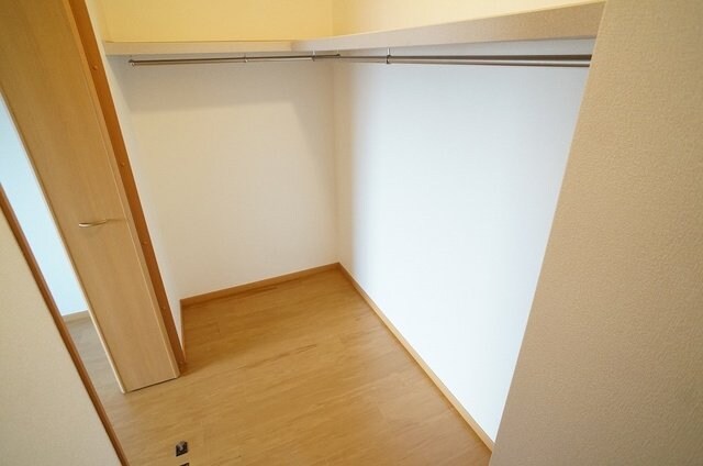 物件内観写真16　(大きなものも収納できそうです)