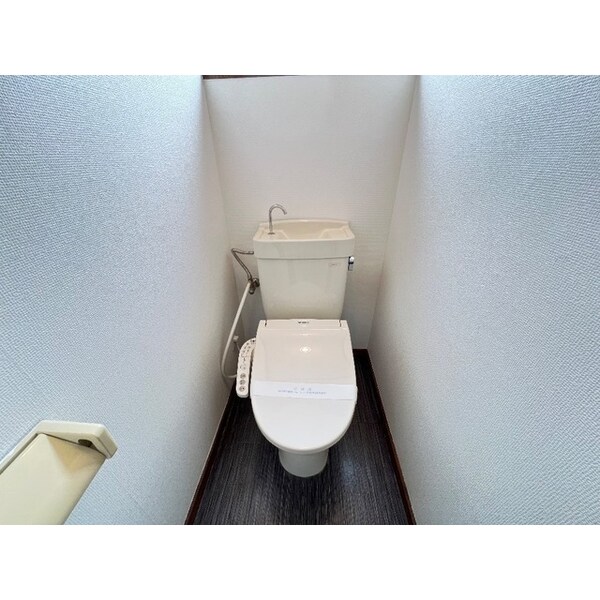 トイレ(コンパクトで使いやすいトイレです)