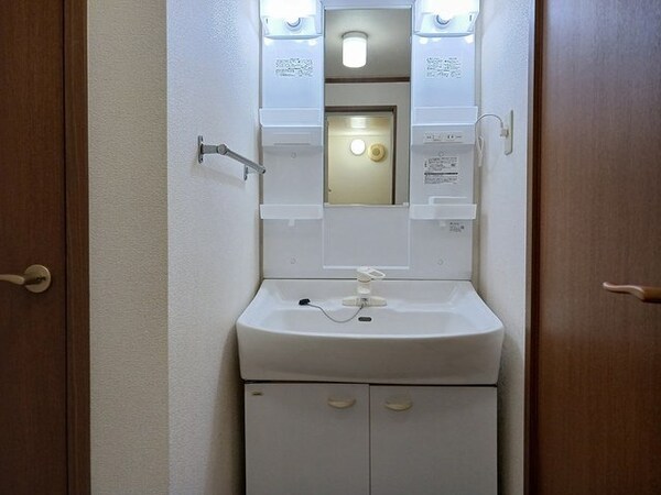 洗面・脱衣所(広い洗面スペース)
