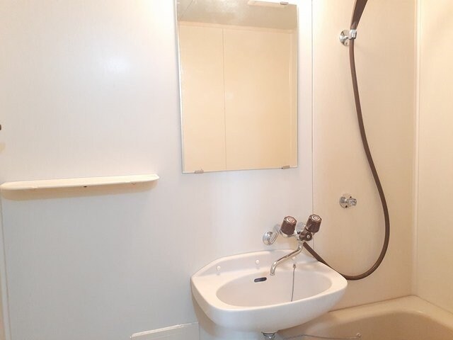 物件内観写真12　(忙しい朝には欠かせない洗面所です)