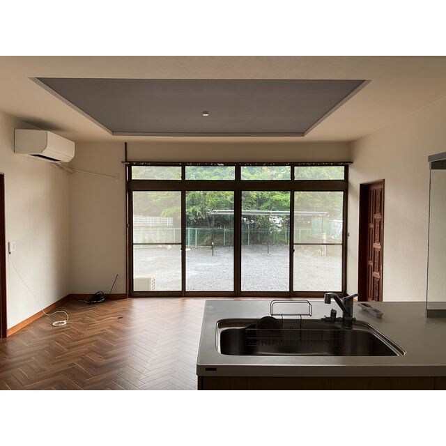 物件内観写真4　(リビングです)