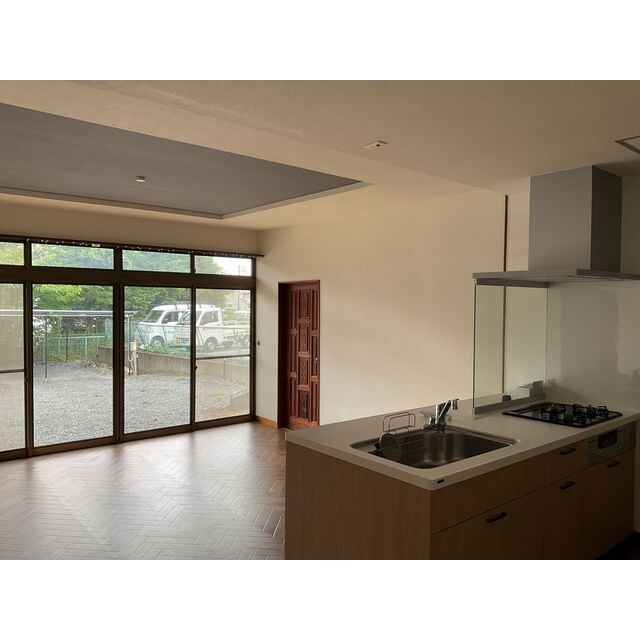 物件内観写真5　(ゆったり過ごせる居間です)